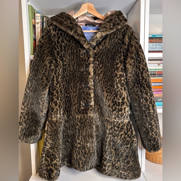 Free People Jackets & Blazers - Free People Faux Fur Leopard Swing Coat. Size S
